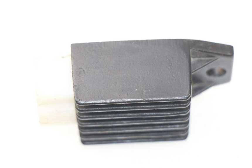 photo de CHARGING REGULATOR JM MOTORS SANTANA 50 (2014 - 2023) - Alternative perspective