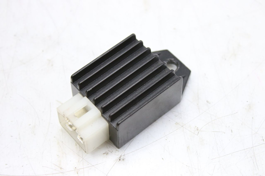 photo de CHARGING REGULATOR JM MOTORS SANTANA 50 (2014 - 2023) - Main view