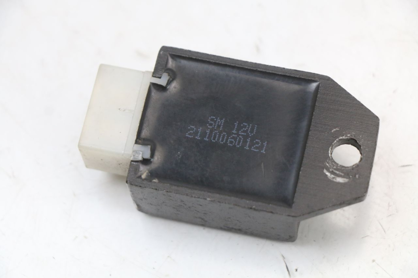 photo de CHARGING REGULATOR JM MOTORS SANTANA 50 (2014 - 2023) - Alternative perspective