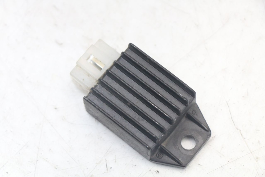 photo de CHARGING REGULATOR JM MOTORS SANTANA 50 (2014 - 2023) - Component detail