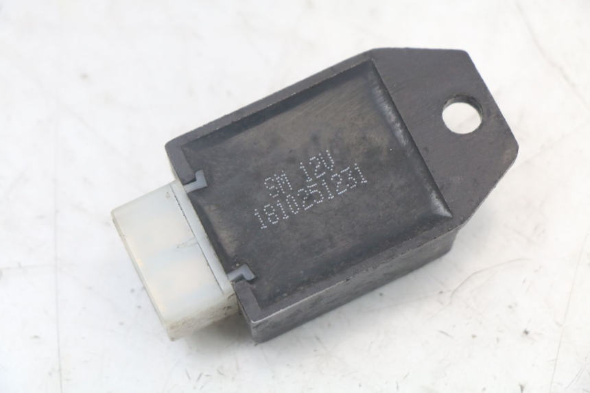 photo de CHARGING REGULATOR JM MOTORS SANTANA 50 (2014 - 2023) - Alternative perspective