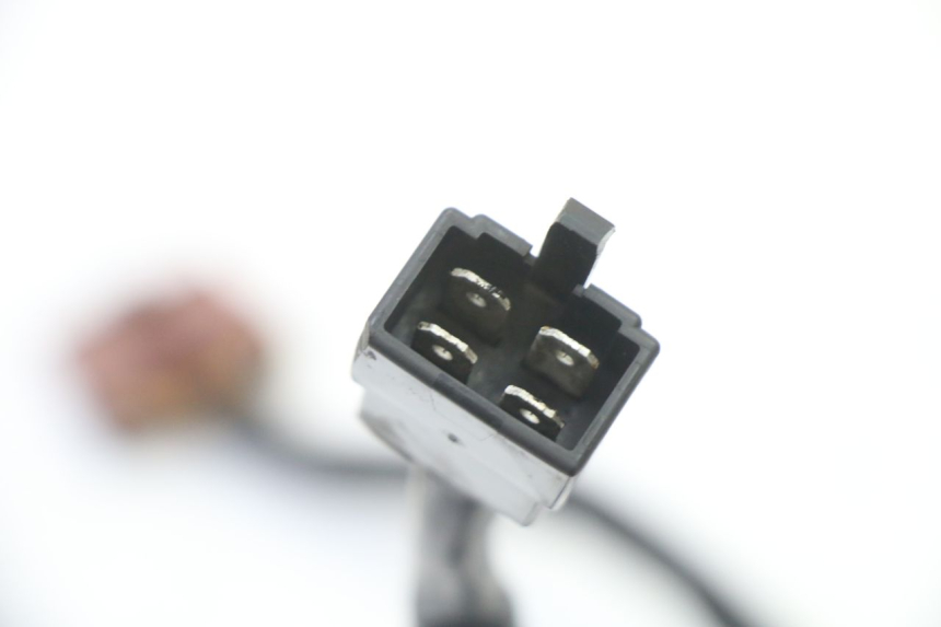 photo de CHARGING REGULATOR PEUGEOT SATELIS COMPRESSOR K15 125 (2006 - 2009) - Fixing points details