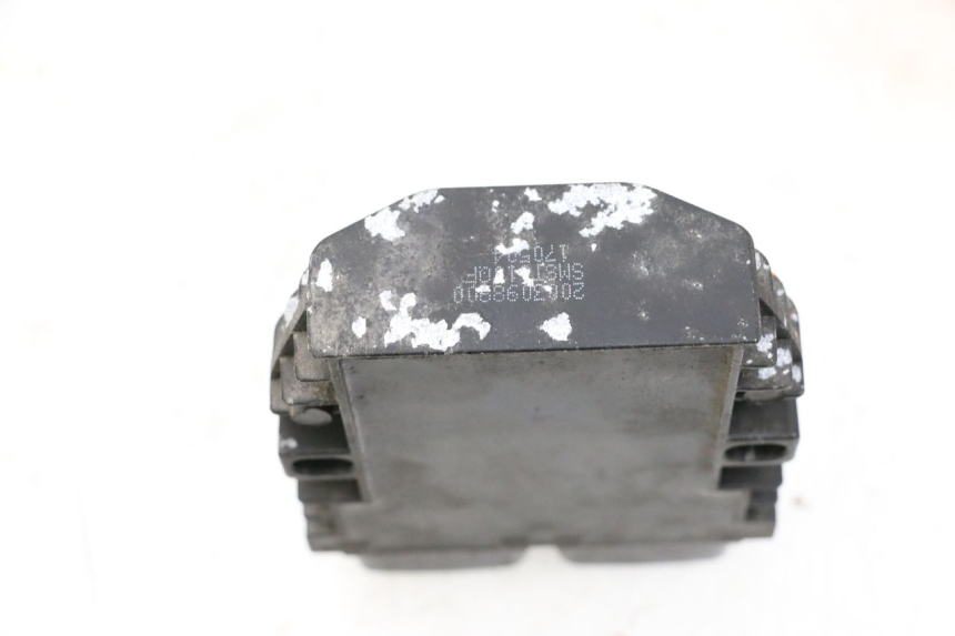 photo de REGULATOR PEUGEOT SATELIS 125 (2013 - 2018) - Zoom on usage condition