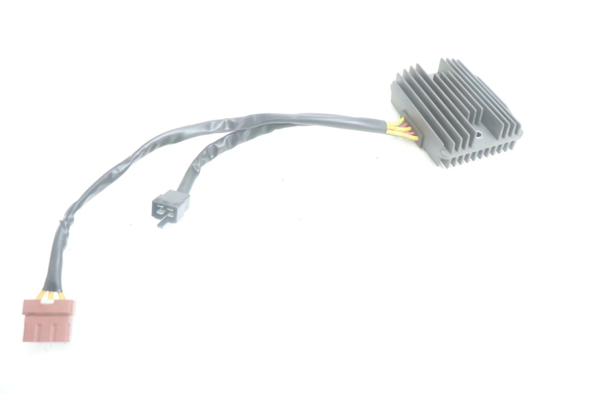 photo de CHARGING REGULATOR PEUGEOT SATELIS 125 (2006 - 2009) - Zoom on usage condition