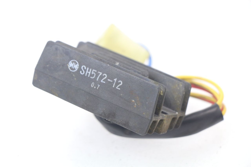 photo de REGULATOR APRILIA SCARABEO GT 125 (1999 - 2007) - Component detail