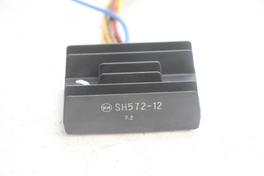 photo de REGULATOR APRILIA SCARABEO GT 125 (1999 - 2007) - Zoom on usage condition