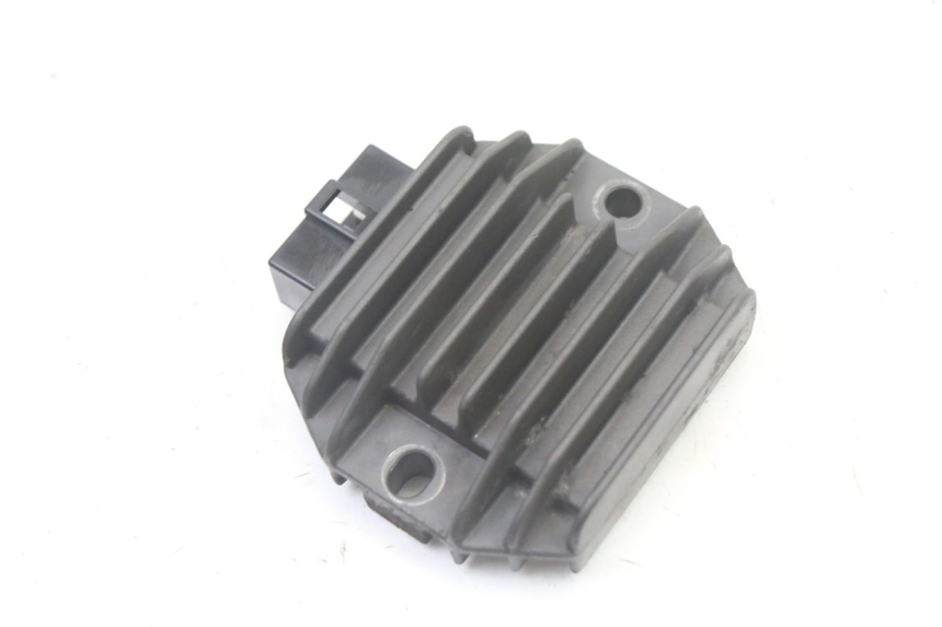 photo de REGULATOR APRILIA SCARABEO GT TOURING 125 (1999 - 2005) - Component detail