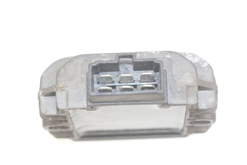 photo de CHARGING REGULATOR APRILIA SCARABEO LIGHT 125 (2007 - 2011) - Zoom on usage condition