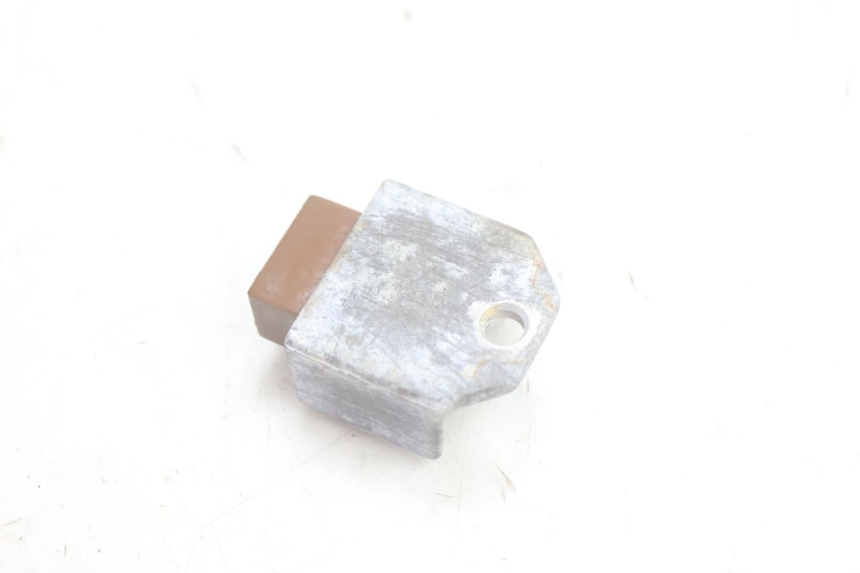 photo de CHARGING REGULATOR HONDA SCV LEAD 100 (2003 - 2007) - Alternative perspective