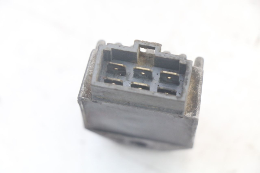 photo de CHARGING REGULATOR DERBI SENDA SM X-TREME 50 (2006 - 2010) - Alternative perspective