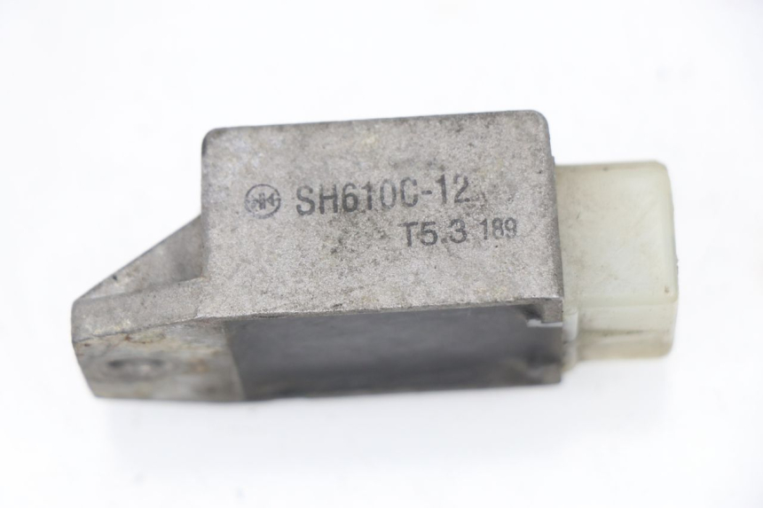 photo de REGULATOR PEUGEOT SPEEDFIGHT 2 AC 50 (2000 - 2009) - Zoom on usage condition