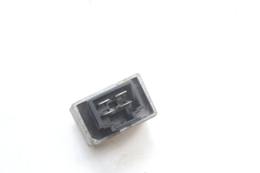 photo de REGULATOR PEUGEOT SPEEDFIGHT 2 AC 50 (2000 - 2009) - Zoom on usage condition