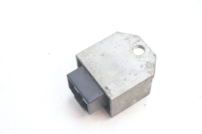photo de REGULATOR PEUGEOT SPEEDFIGHT 2 AC 50 (2000 - 2009) - Zoom on usage condition