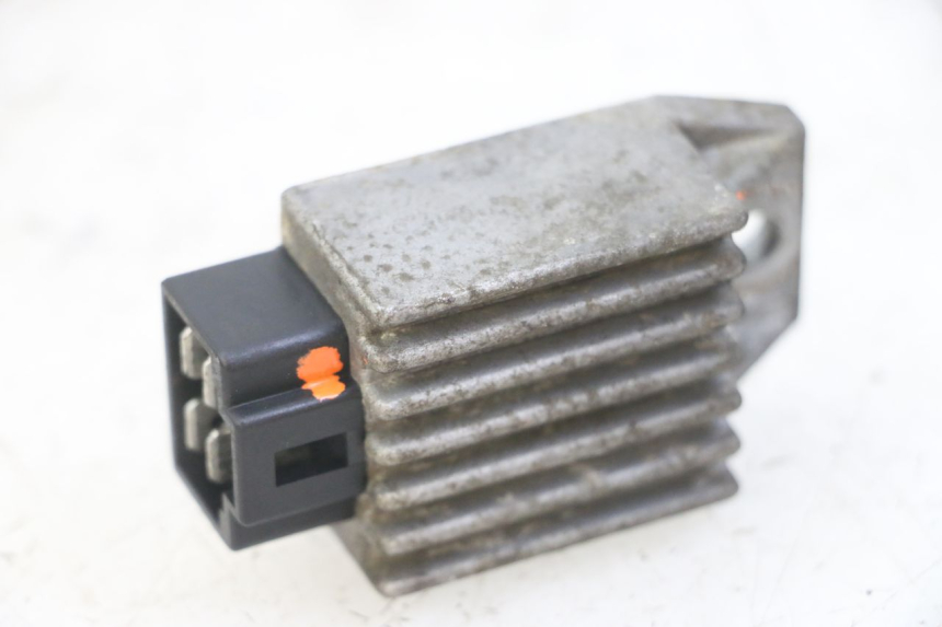 photo de REGULATOR PEUGEOT SPEEDFIGHT 2 LC 50 (2000 - 2009) - Component detail