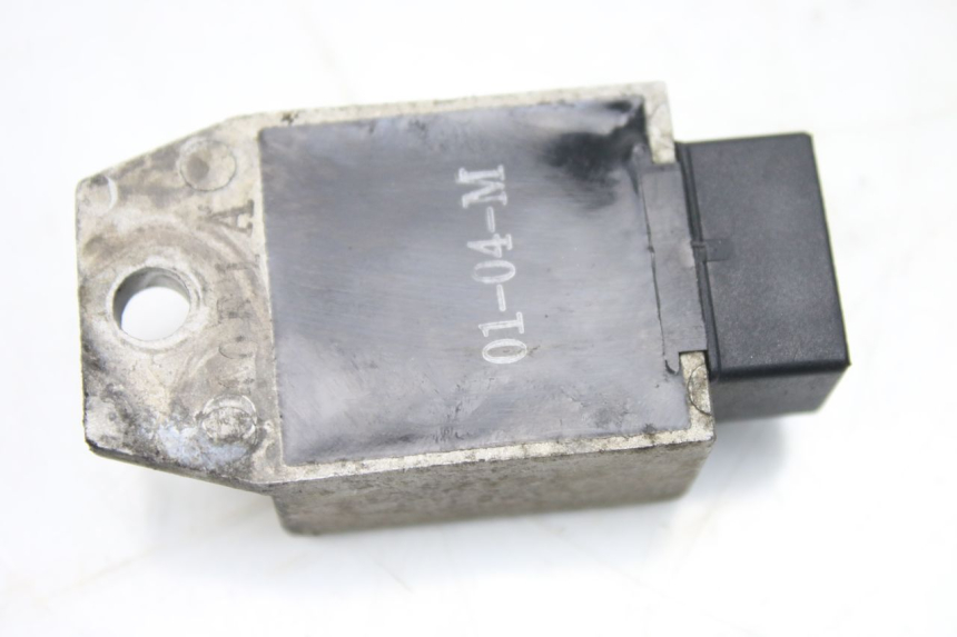 photo de CHARGING REGULATOR PEUGEOT SPEEDFIGHT LC 50 (1996 - 2002) - Zoom on usage condition