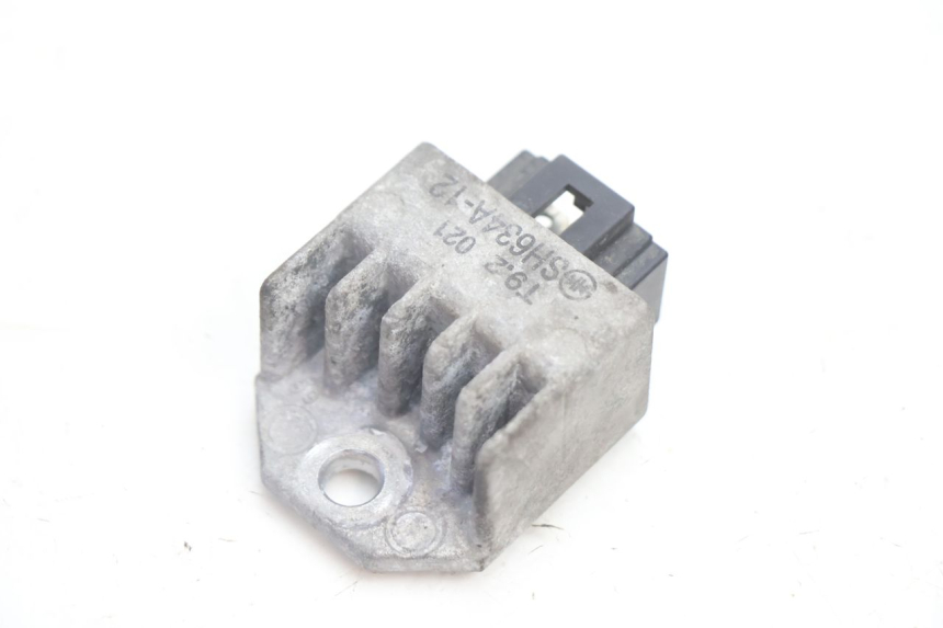 photo de CHARGING REGULATOR PEUGEOT SPEEDFIGHT LC 50 (1996 - 2002) - Component detail