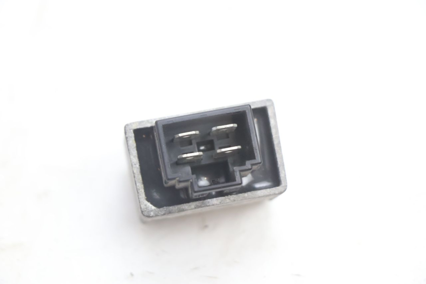 photo de CHARGING REGULATOR PEUGEOT SPEEDFIGHT LC 50 (1996 - 2002) - Zoom on usage condition