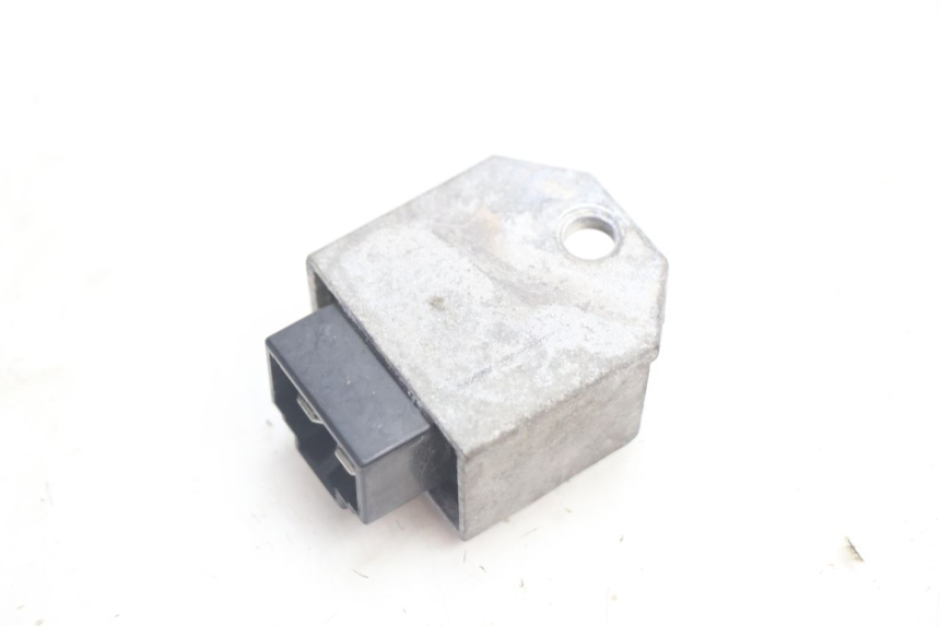 photo de CHARGING REGULATOR PEUGEOT SPEEDFIGHT LC 50 (1996 - 2002) - Alternative perspective