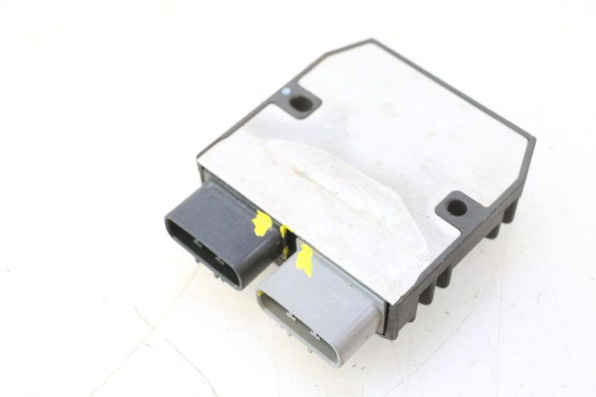 photo de REGULATOR CAN-AM SPYDER RS 1000 (2008 - 2012) - Component detail