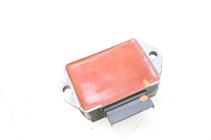 photo de REGULATOR APRILIA SR MOTARD 50 (2012 - 2018) - Zoom on usage condition