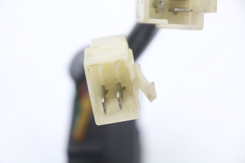 photo de REGULATOR PEUGEOT STREETZONE I 2T 50 (2018 - 2020) - Alternative perspective