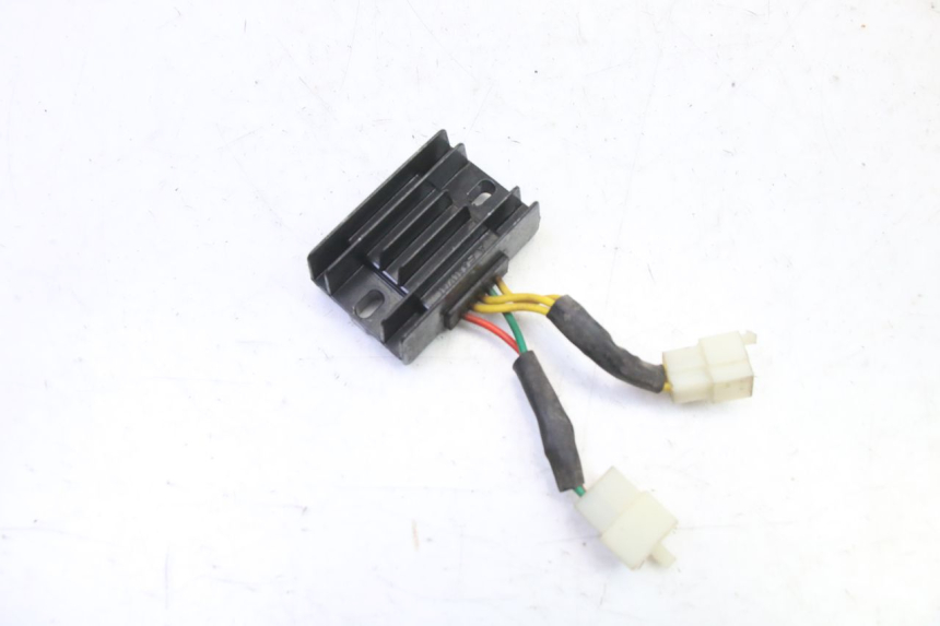 photo de REGULATOR PEUGEOT STREETZONE I NAKED 2T 50 (2018 - 2020) - Zoom on usage condition