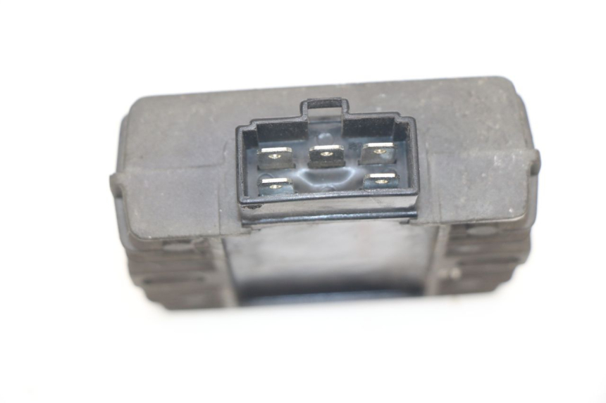 photo de REGULATOR PEUGEOT SUM UP 125 (2008 - 2013) - Zoom on usage condition