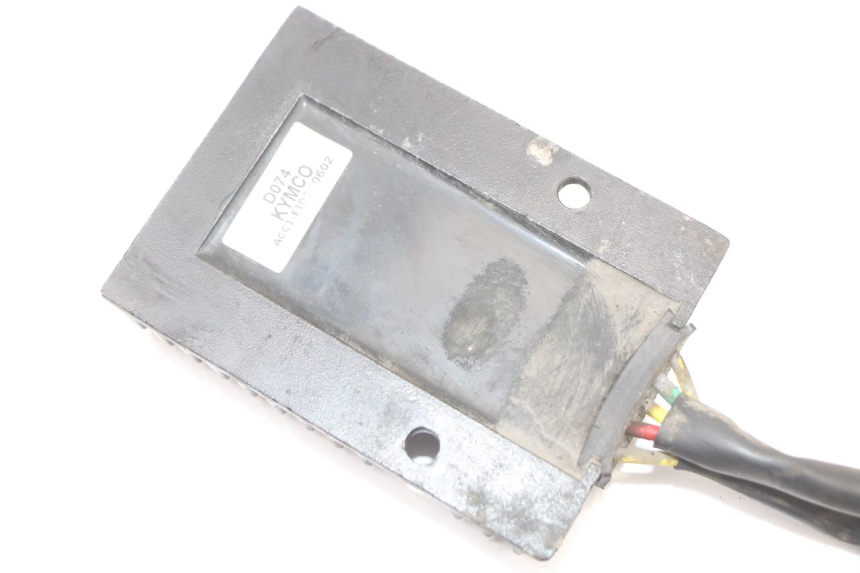 photo de REGULATOR KYMCO SUPER 8 4T 50 (2021 - 2024) - Technical close-up