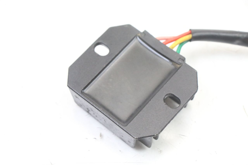 photo de CHARGING REGULATOR SYM JET 14 4T 50 (2018 - 2022) - Technical close-up