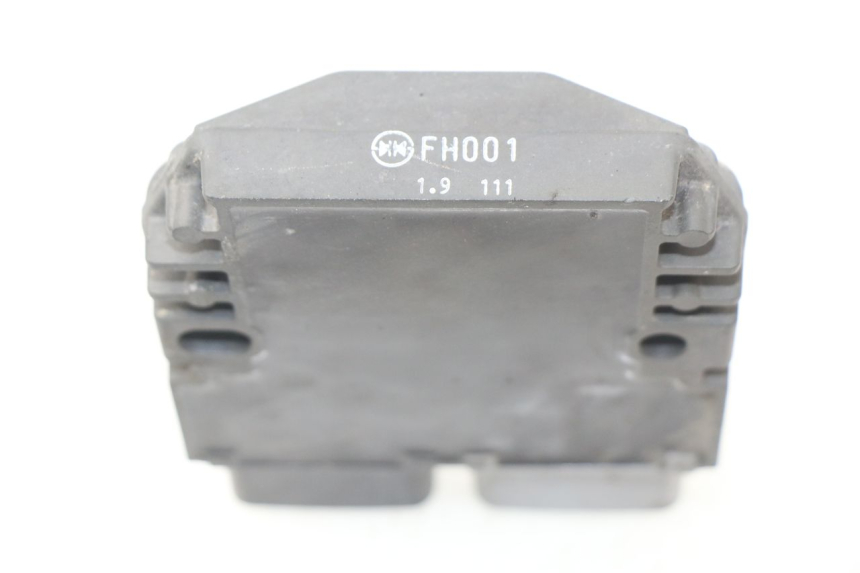 photo de CHARGING REGULATOR YAMAHA TDM ABS 900 (2002 - 2014) - Fixing points details