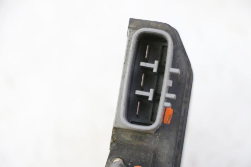 photo de CHARGING REGULATOR YAMAHA TDM ABS 900 (2002 - 2014) - Zoom on usage condition