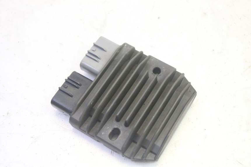 photo de REGULATOR YAMAHA TDM ABS 900 (2002 - 2014) - Surface and material condition