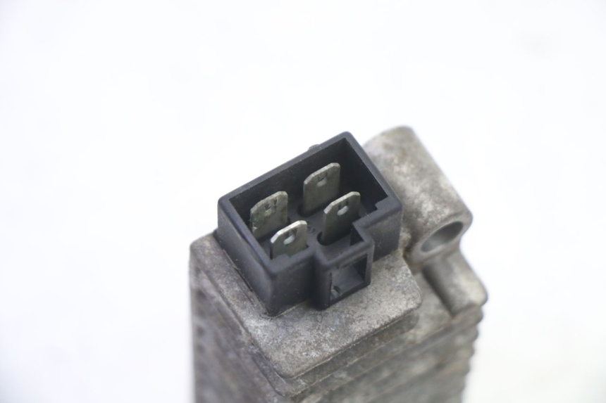 photo de CHARGING REGULATOR YAMAHA TDR DELTABOX 125 (1997 - 2003) - Alternative perspective