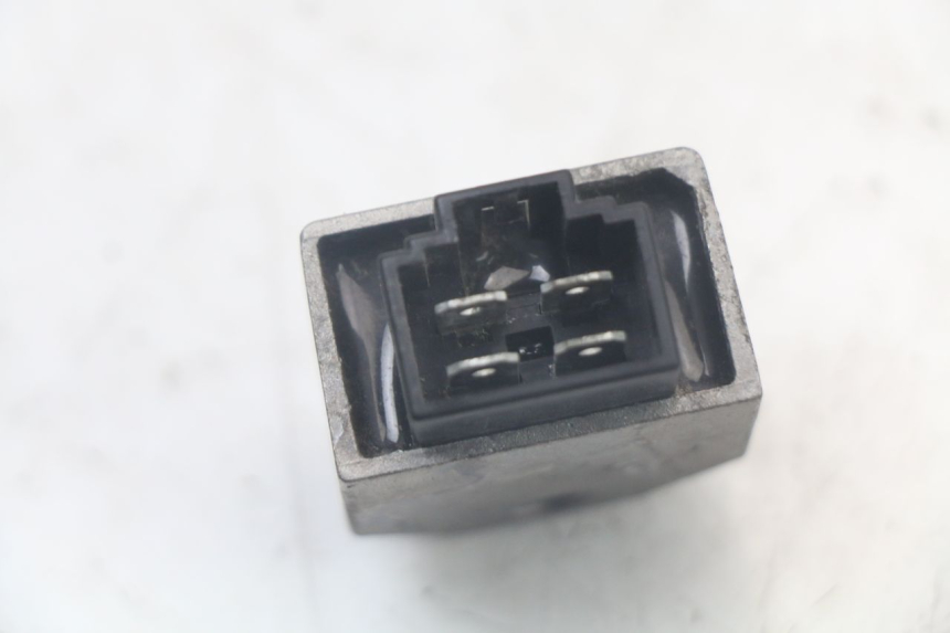 photo de CHARGING REGULATOR PEUGEOT TKR TREKKER FURIOUS 50 (2005 - 2014) - Zoom on usage condition