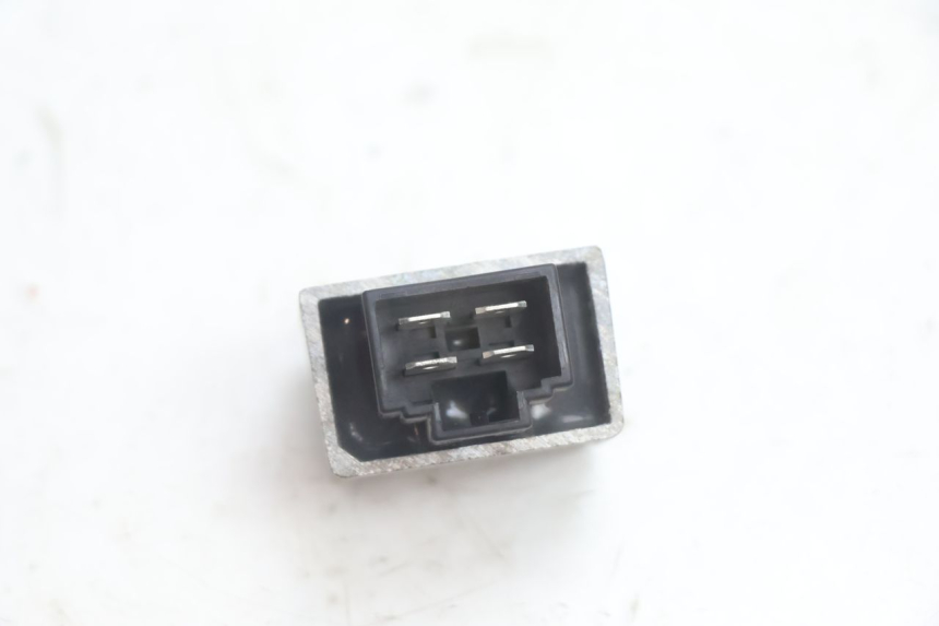 photo de CHARGING REGULATOR PEUGEOT TKR TREKKER FURIOUS 50 (2005 - 2014) - Zoom on usage condition