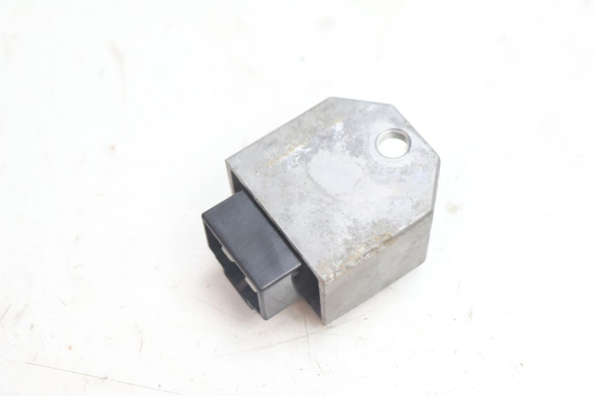 photo de CHARGING REGULATOR PEUGEOT TKR TREKKER FURIOUS 50 (2005 - 2014) - Alternative perspective