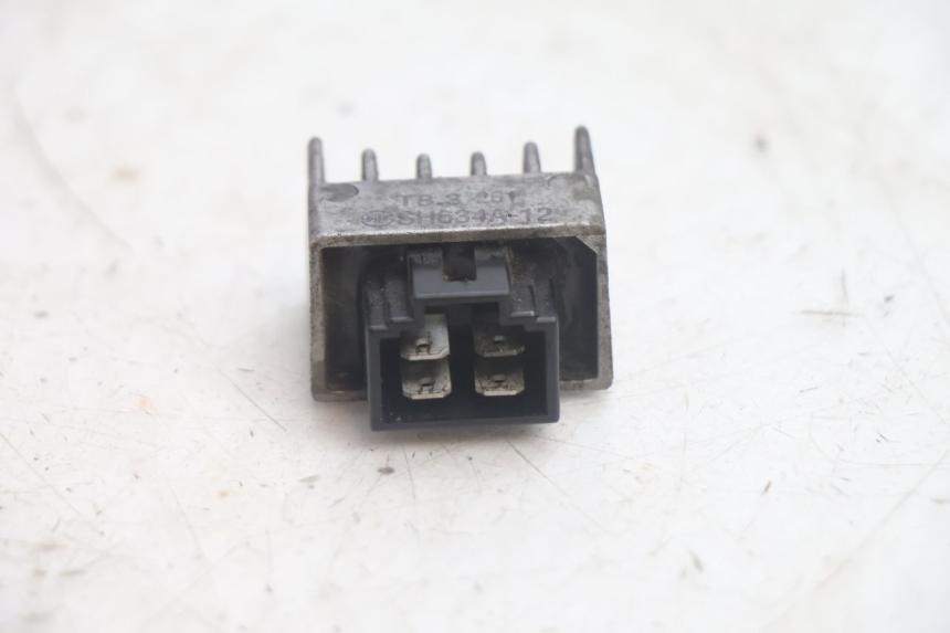 photo de CHARGING REGULATOR PEUGEOT TREKKER 50 (1995 - 2004) - Zoom on usage condition