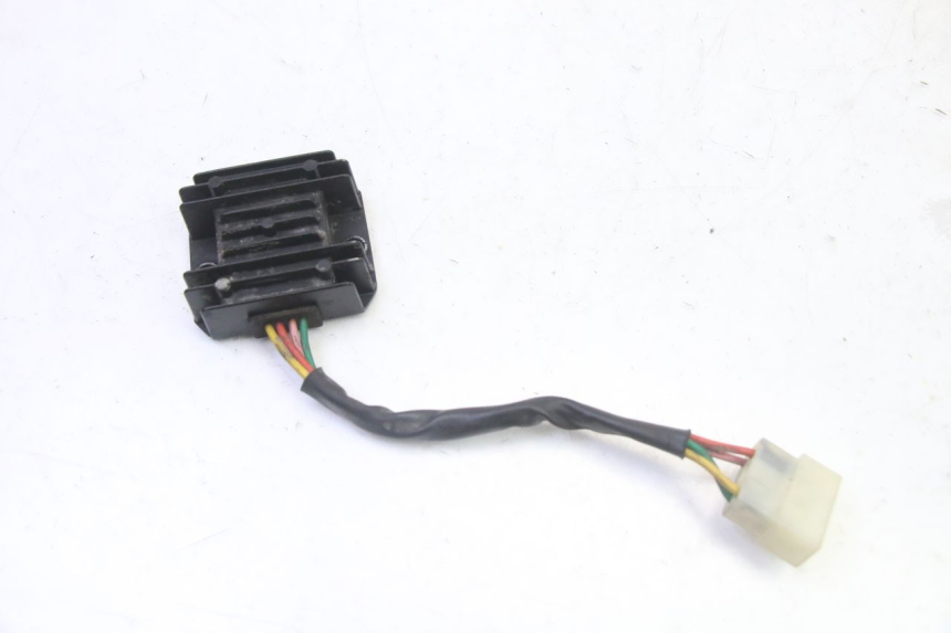 photo de CHARGING REGULATOR PEUGEOT TWEET 4T 50 (2018 - 2022) - Zoom on usage condition