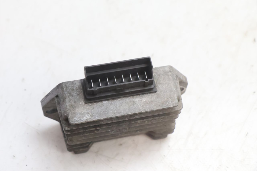 photo de REGULATOR PIAGGIO TYPHOON 50 (2000 - 2009) - Zoom on usage condition