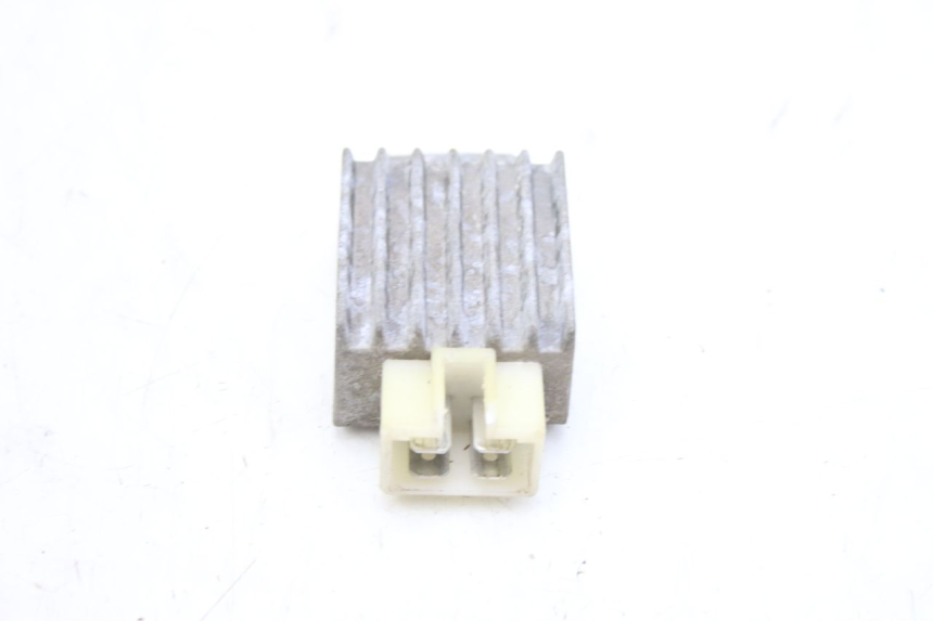 photo de CHARGING REGULATOR PEUGEOT V-CLIC VCLIC 50 (2007 - 2013) - Zoom on usage condition