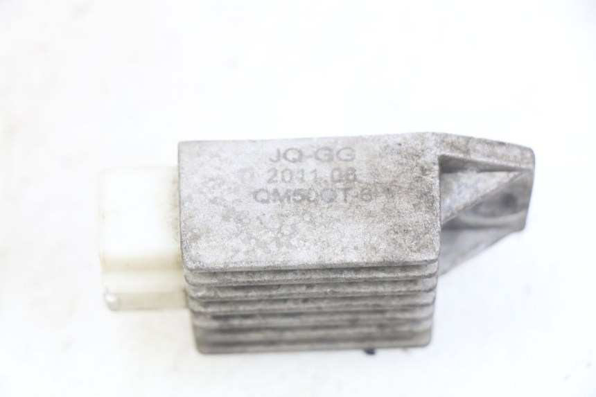 photo de CHARGING REGULATOR PEUGEOT V-CLIC VCLIC 50 (2007 - 2013) - Component detail