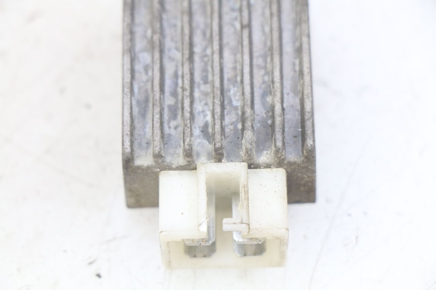 photo de CHARGING REGULATOR PEUGEOT V-CLIC VCLIC 50 (2007 - 2013) - Technical close-up