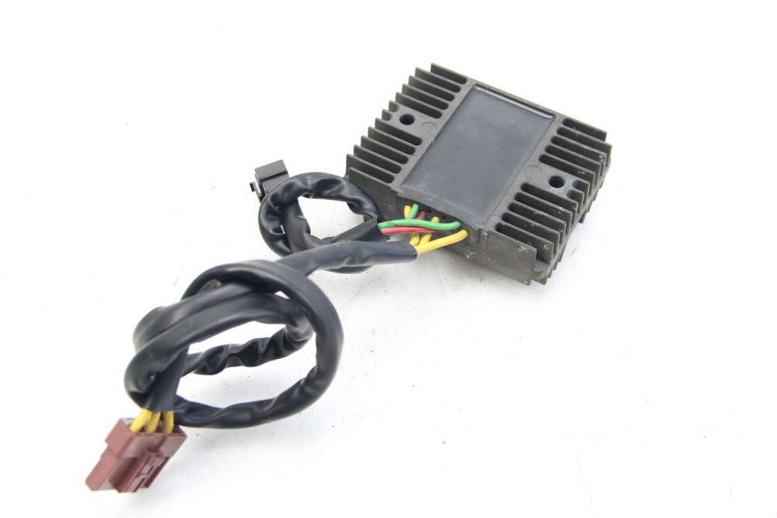 photo de CHARGING REGULATOR PIAGGIO VESPA GTS SUPER IE 125 (2009 - 2016) - Component detail