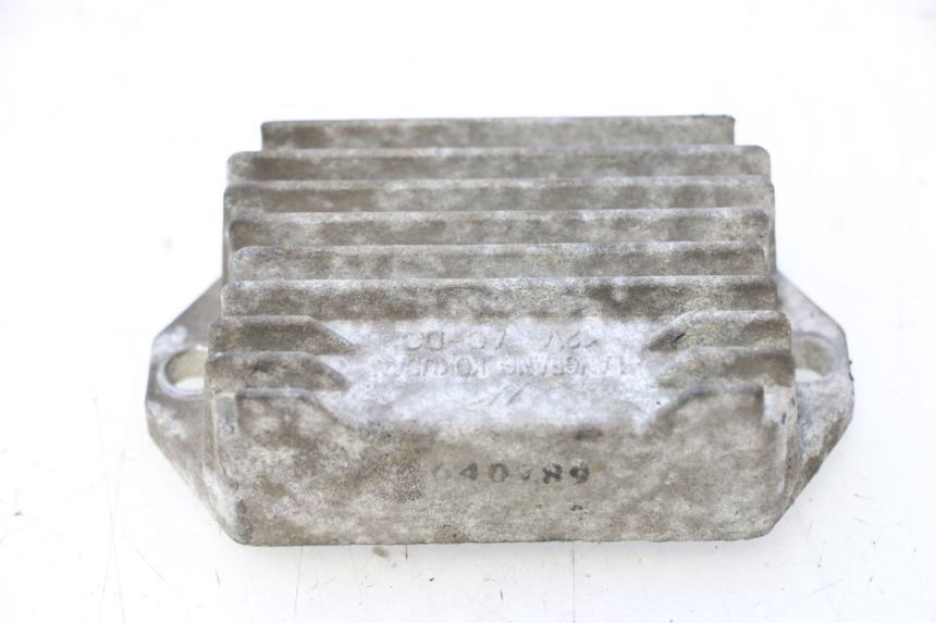 photo de CHARGING REGULATOR PIAGGIO VESPA LX 2T 50 (2005 - 2013) - Alternative perspective