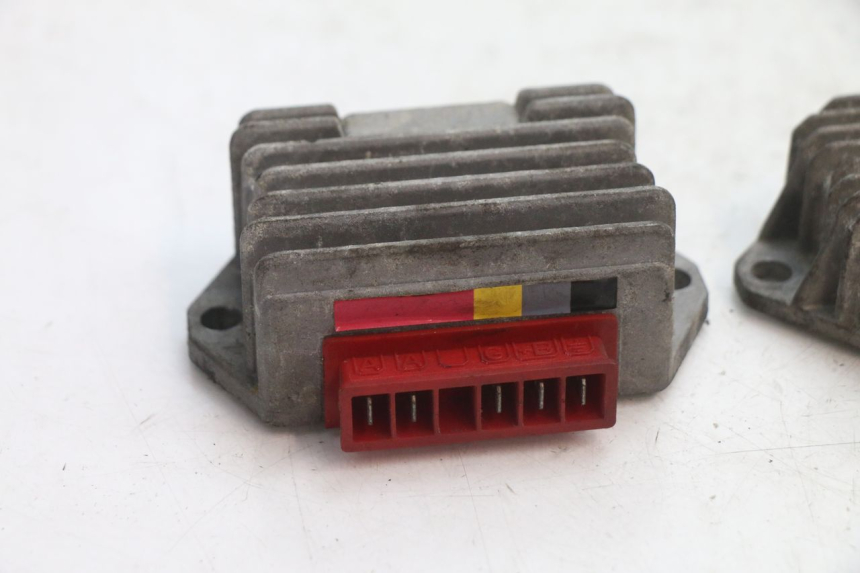 photo de REGULATOR PIAGGIO VESPA PK FL 2T 50 (1990 - 1996) - Component detail
