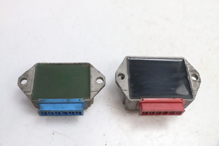 photo de REGULATOR PIAGGIO VESPA PK FL 2T 50 (1990 - 1996) - Technical close-up
