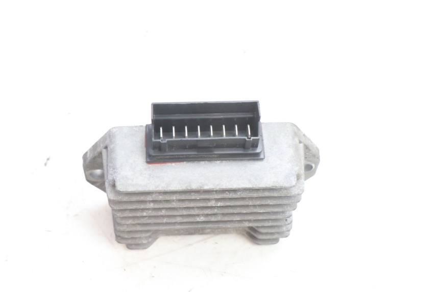 photo de CHARGING REGULATOR PIAGGIO VESPA S 2T 50 (2007 - 2014) - Zoom on usage condition