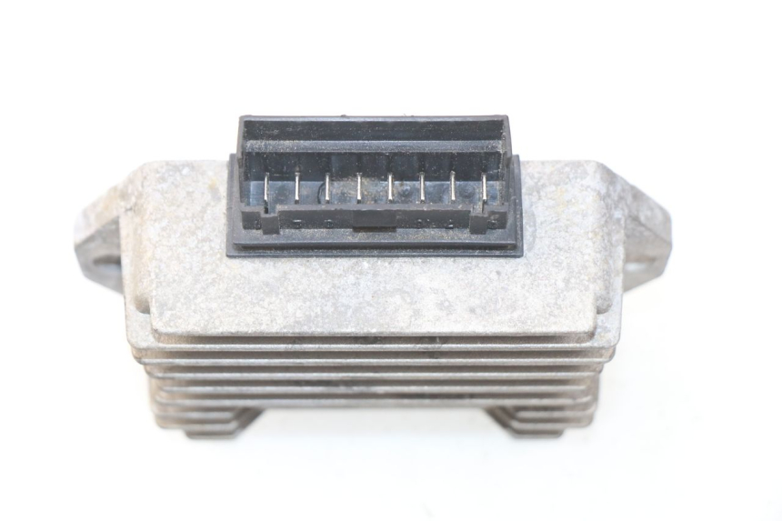 photo de CHARGING REGULATOR PIAGGIO VESPA SPRINT 2T 50 (2014 - 2018) - Zoom on usage condition