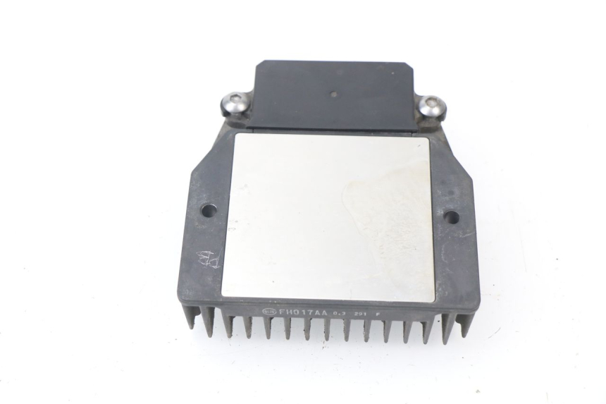 photo de REGULATOR HONDA VFR F 1200 (2010 - 2015) - Alternative perspective