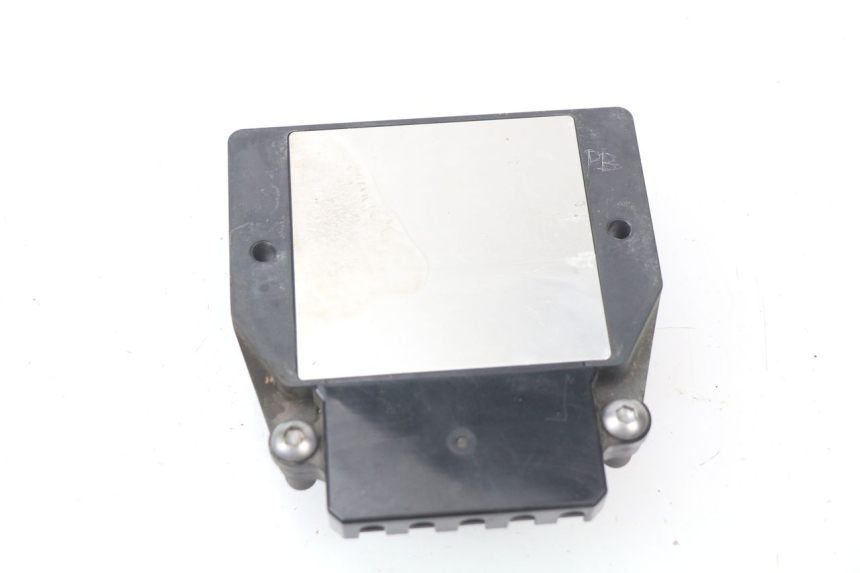 photo de REGULATOR HONDA VFR F 1200 (2010 - 2015) - Technical close-up